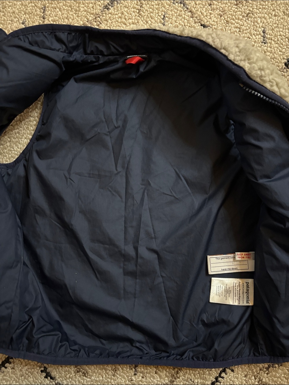 Patagonia Kids Cream Sherpa Fleece Vest (5T) - Picture 3 of 3